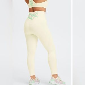 Fabletics Boost Powerhold High Waisted 7/8 Leggings Ecru/Multi Cream S Small